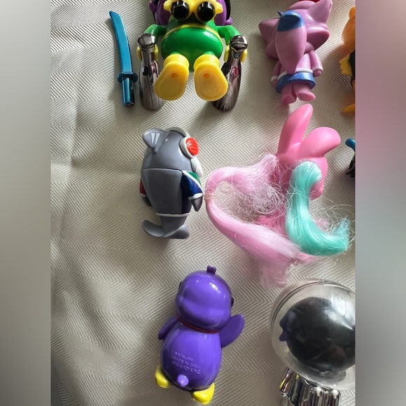 Ryan’s world action figures lot of 11!! Some 3” and some 2” - Picture 8 of 9